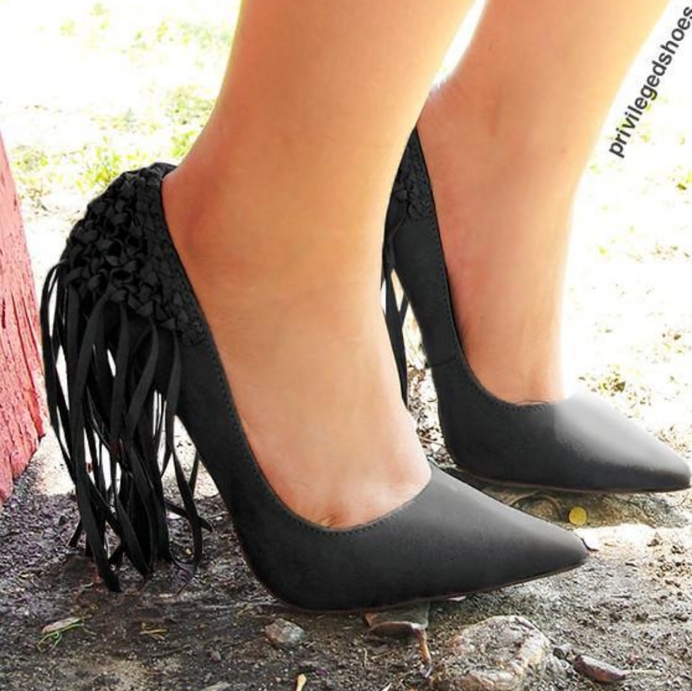 👣PRIVILEGED 🍀Tipsy Heels in Black footwear